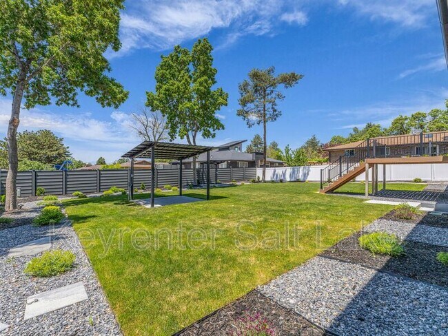 Building Photo - 7726 S 3500 E