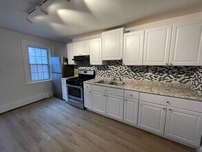 Building Photo - 305 Liberty St