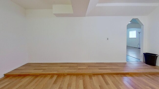 Building Photo - 3105 Selfridge Dr