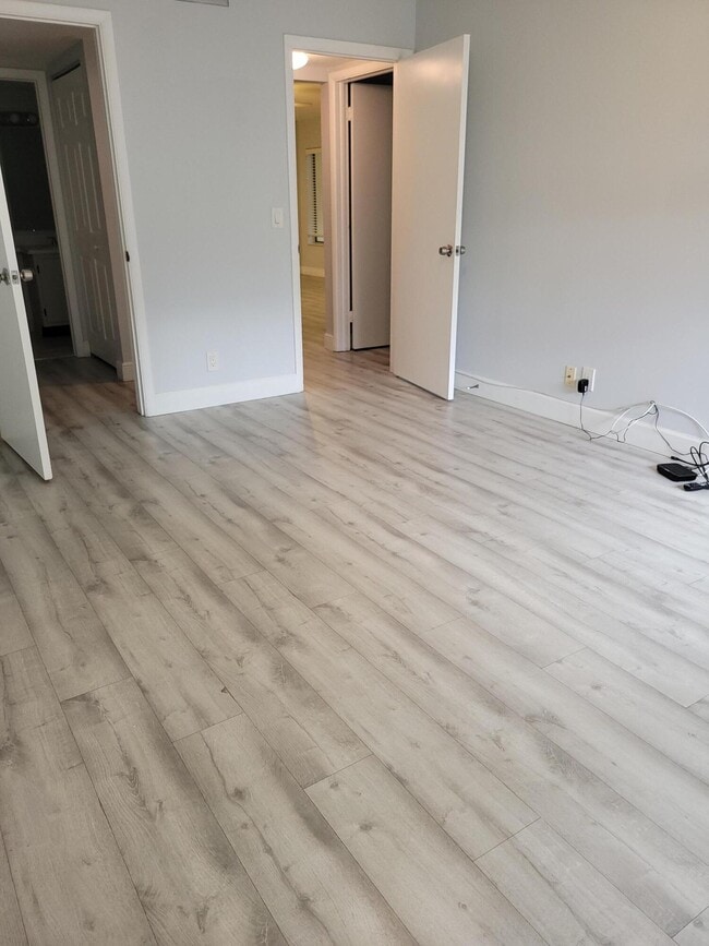 Building Photo - 5993 La Pinata Blvd