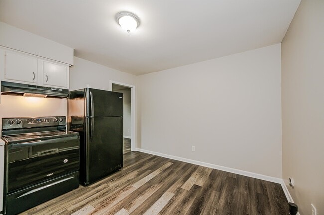 Building Photo - 735 Edgegreen Dr