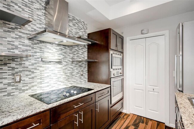 Building Photo - 6000 Shepherd Mountain Cove