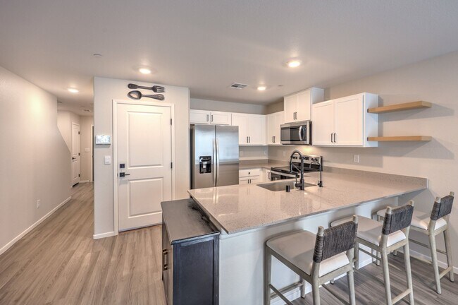 Building Photo - 4463 Honey Hls Ave