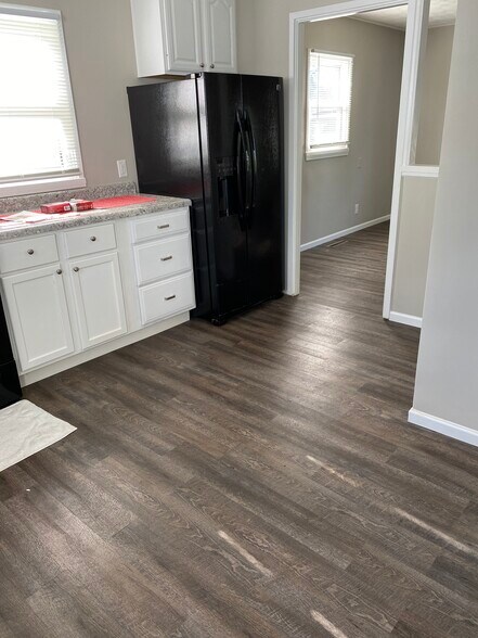 Building Photo - 3001 Underwood St