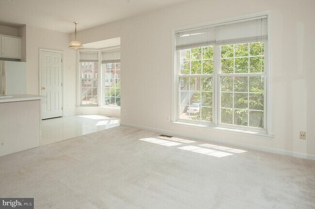 Building Photo - 6862 Alicia Ct