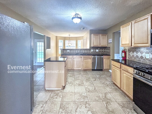 Building Photo - 7105 Mahogany Dr