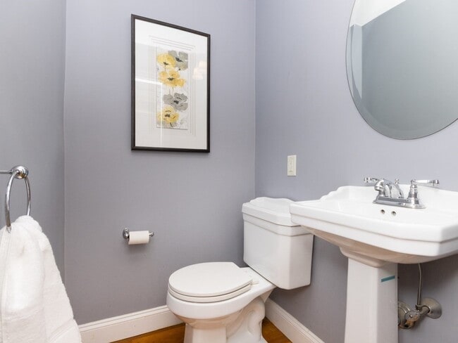 Building Photo - 45 Old Harbor St