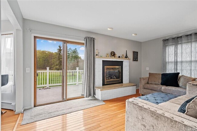 Building Photo - 199 Academy St