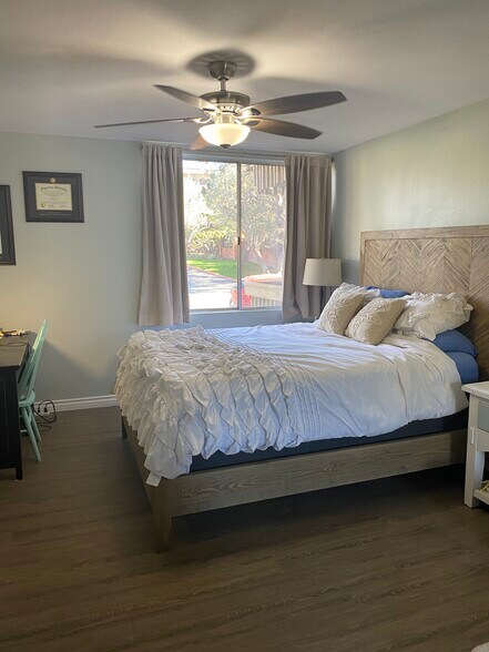 Building Photo - 6542 Ocean Crest Dr