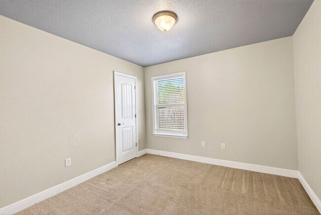 Building Photo - 18137 Canal Jct Dr