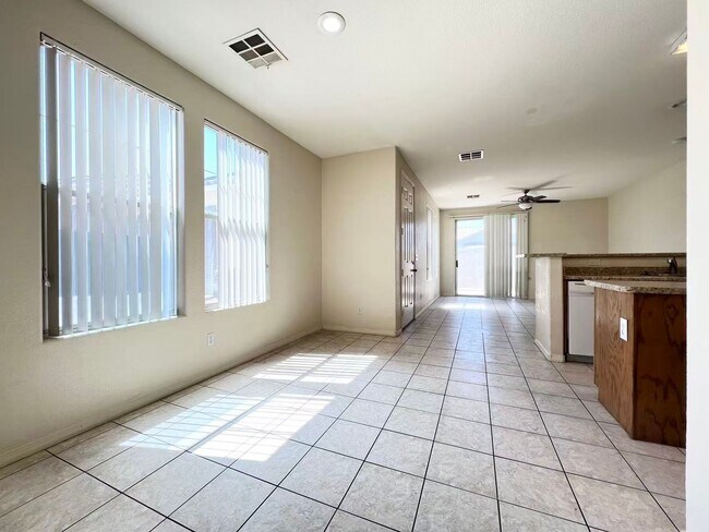 Building Photo - 4929 Droubay Dr