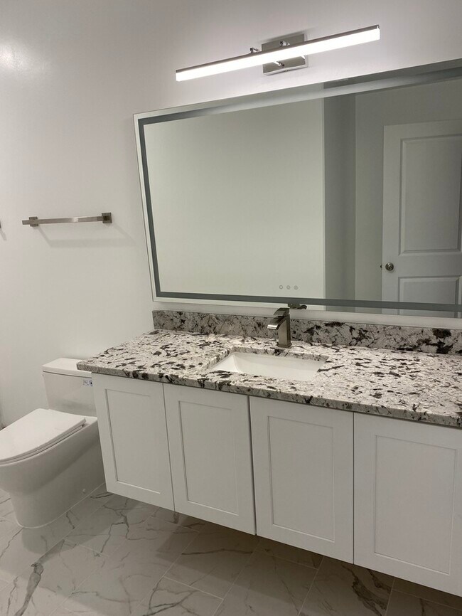 Building Photo - 133 Briarfield Ave