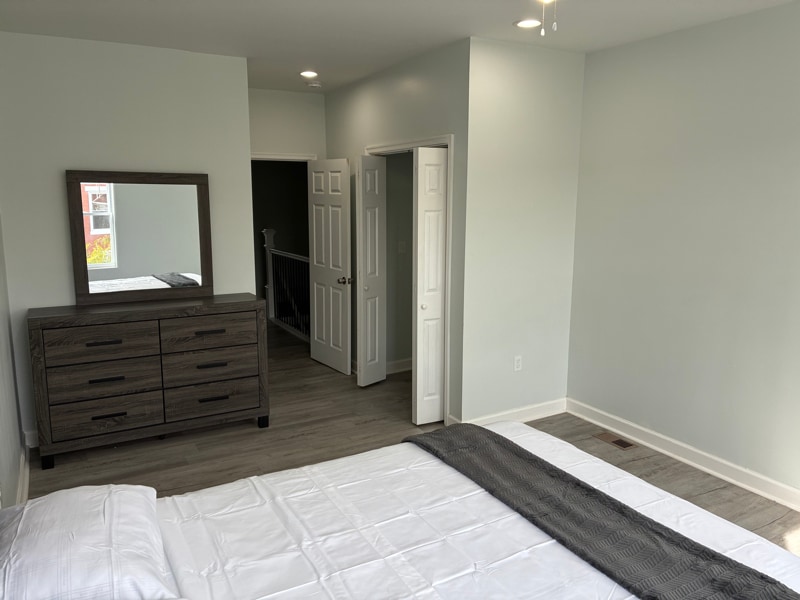 Building Photo - 82 N Lakewood Ave