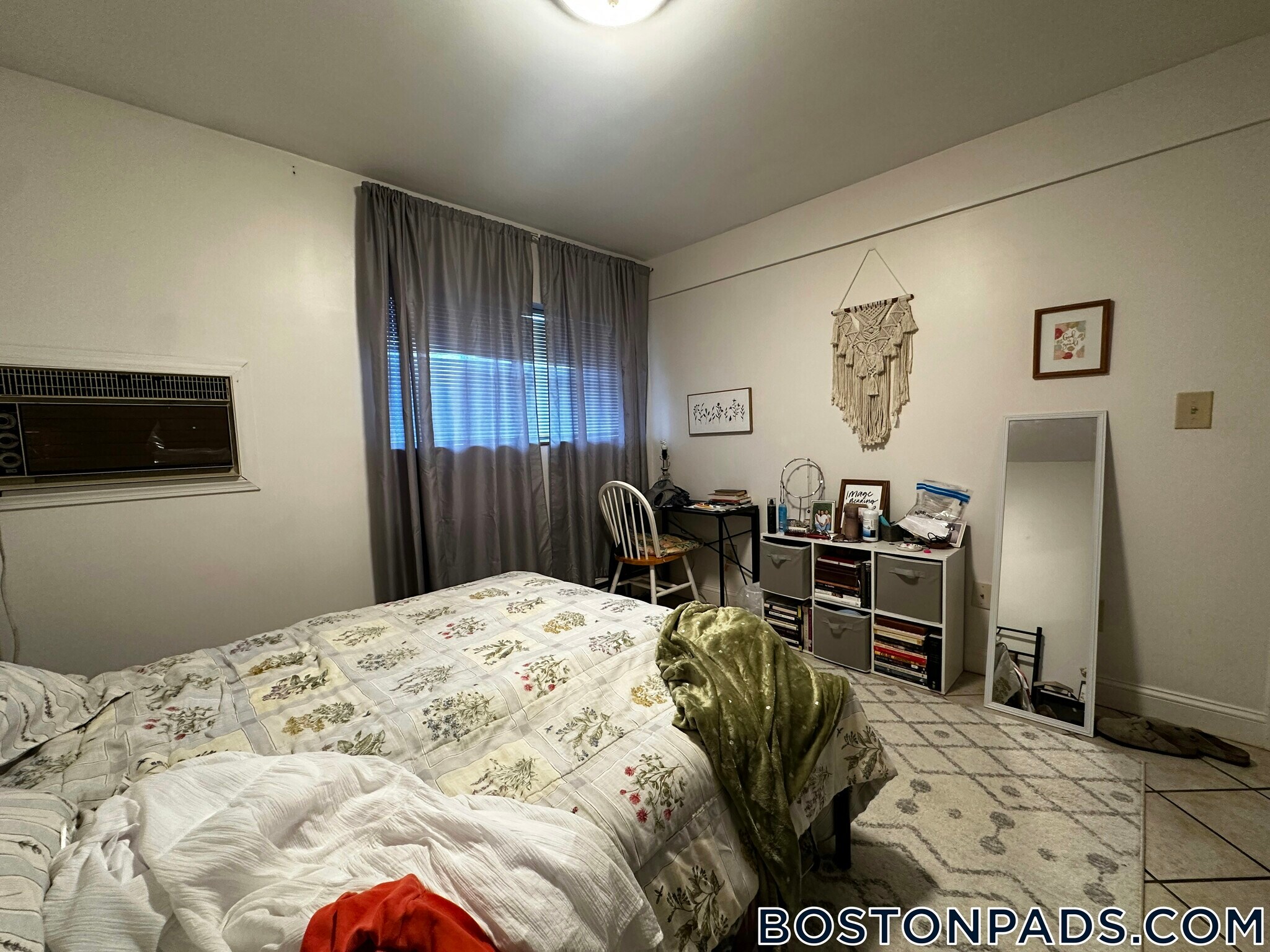 Building Photo - 140 Kenrick St