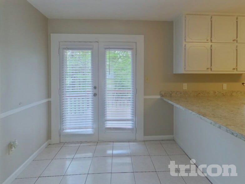 Building Photo - 208 Glenloch Ct