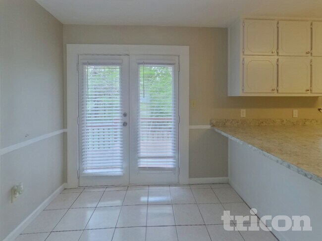 Building Photo - 208 Glenloch Ct