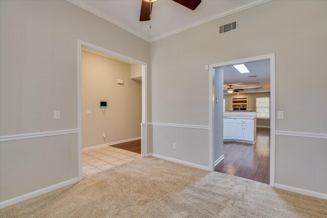 Building Photo - 703 Cannock Loop