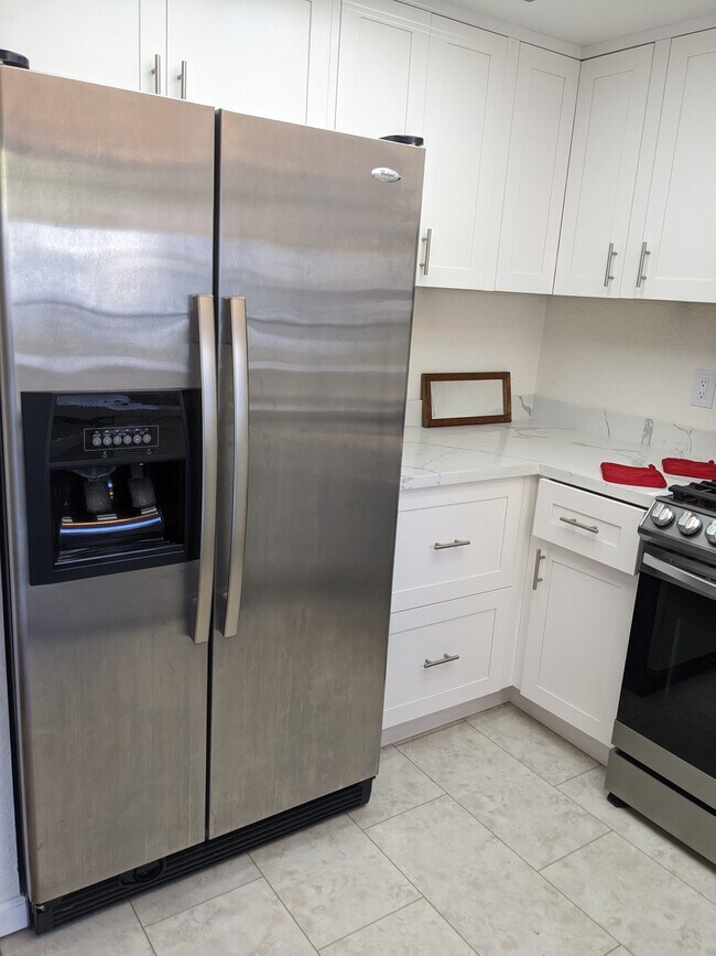 Building Photo - 2166 Sunleaf Ln