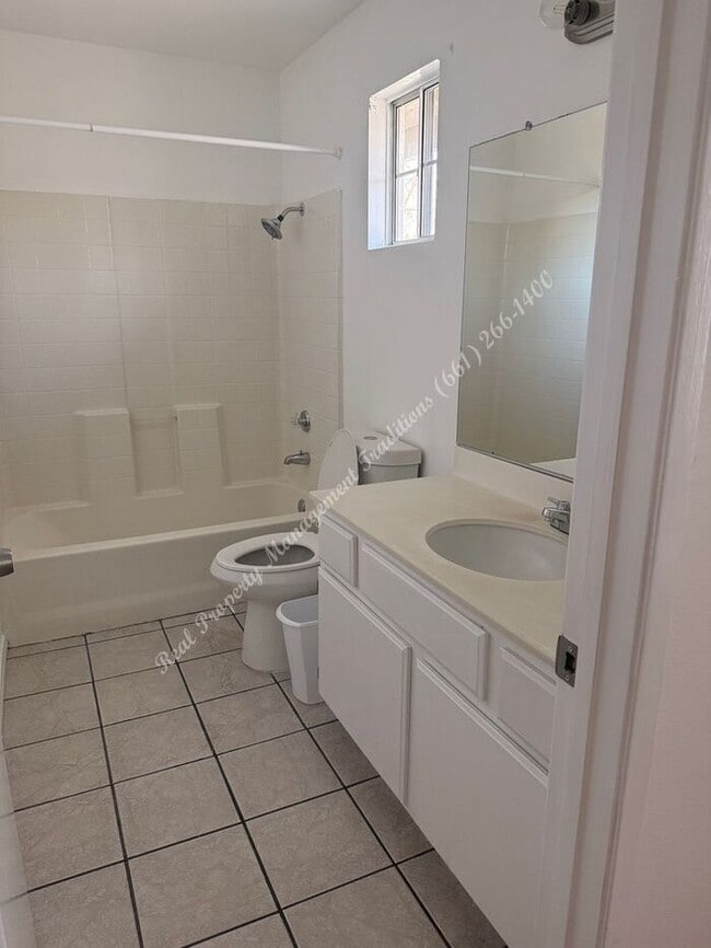 Building Photo - *** Please call us @ 661-266-1400 for information on availability, showings and applications proc...