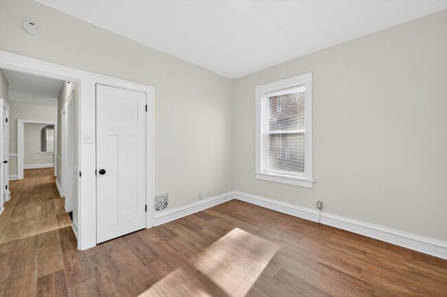 Building Photo - 5803 S Kings Highway Blvd