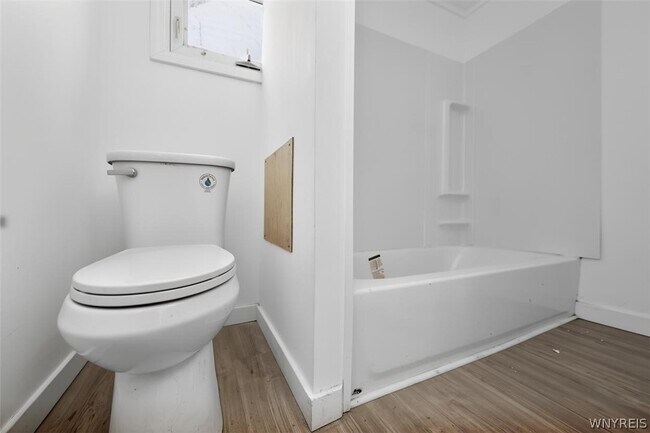 Building Photo - 609 22nd St