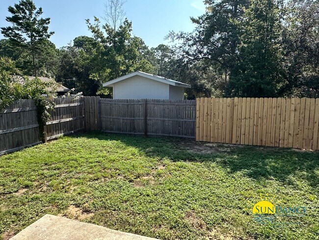 Building Photo - Stunning 3 Bedroom Home in Gulf Breeze