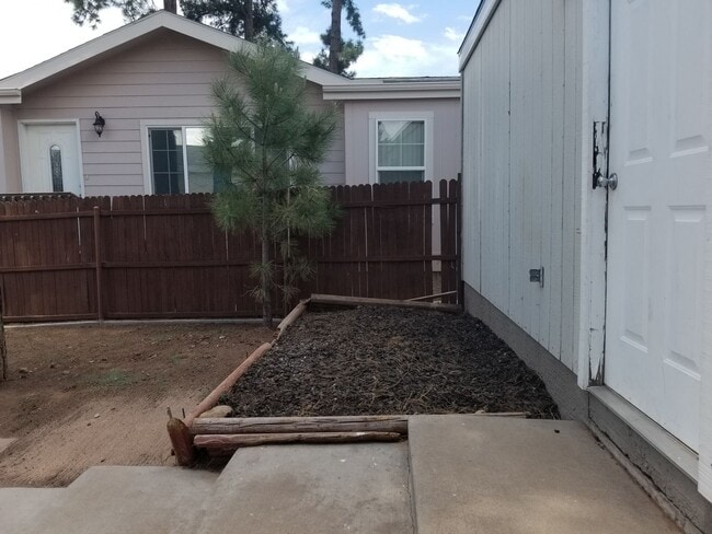 Building Photo - Great Location! 3 Bed, 2 Bath West-Flagsta...