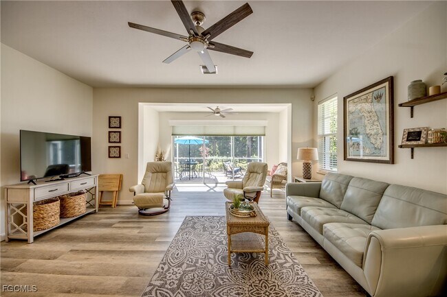 Building Photo - 10519 Diamante Way