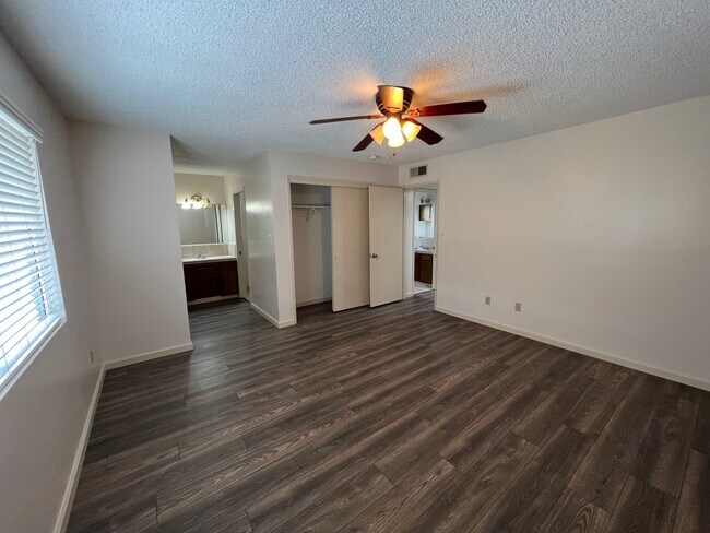 Building Photo - 7200 Bennington Way