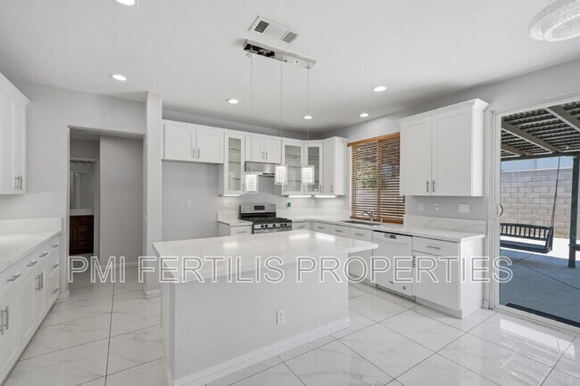 Building Photo - 7167 Elsa Ct