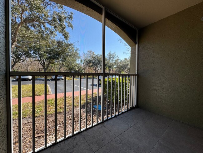 Building Photo - Oviedo 2/2 Condo with Tile & LVP Flooring,...