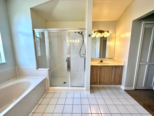 Building Photo - 2698 Linkside Dr