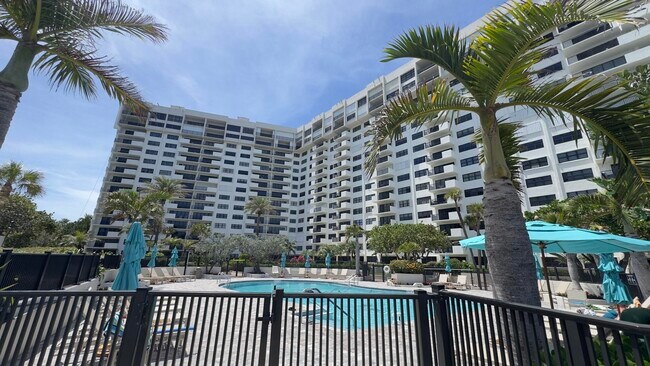 Building Photo - 5100 N Ocean Blvd