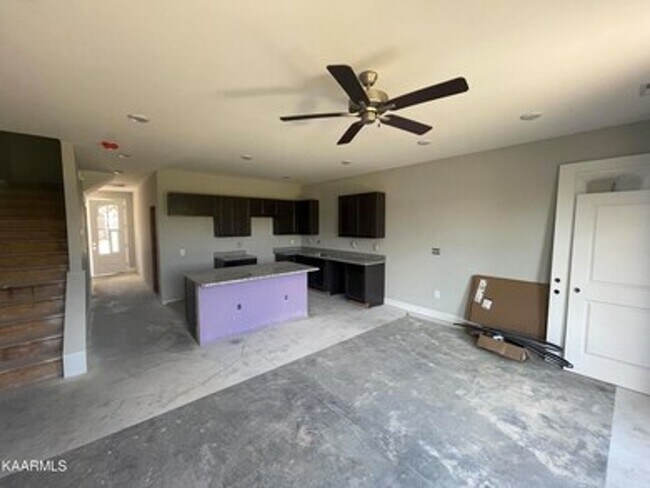 Building Photo - 3 BR/2.5BA | Newly Renovated  Townhouse| Private Back Patio| In Lenoir City!