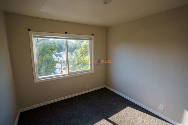 Building Photo - Newly Updated 2-Bedroom Apartment Unit in Prime Oakland Location – $2,400/mo