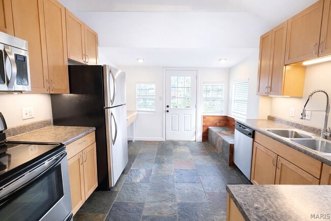 Building Photo - 7615 Folk Ave