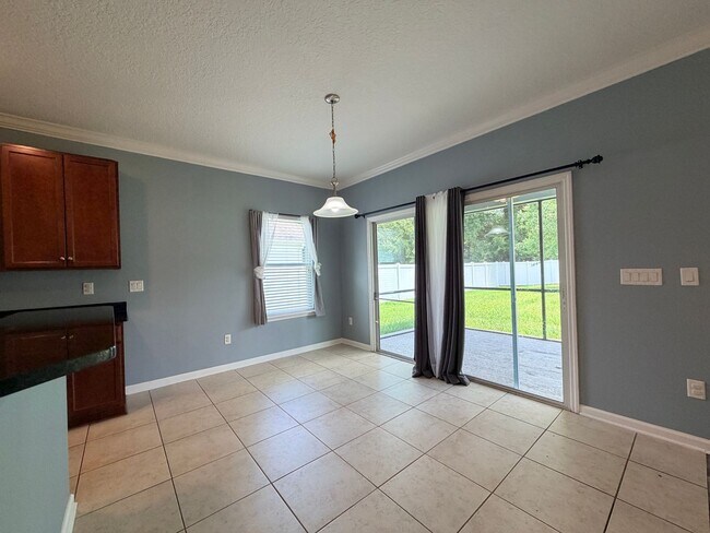 Building Photo - Spacious 5-Bedroom Home with Over 3,000 Sq. Ft. in a Fantastic Community!