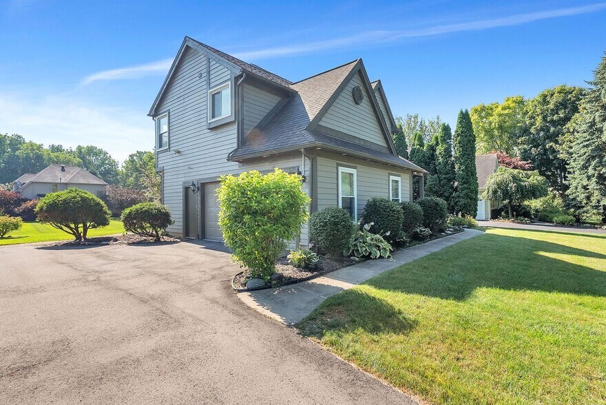 Building Photo - 4521 Links Ct