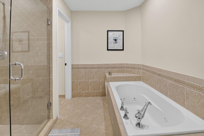 Building Photo - 1054 E Heritage Club Cir