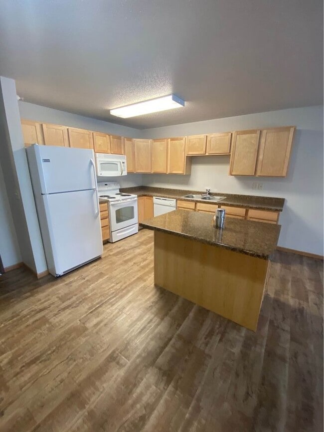 Building Photo - Timber Trails Apartments