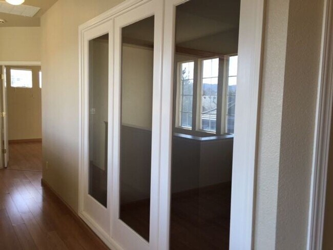 Building Photo - South Reno Home