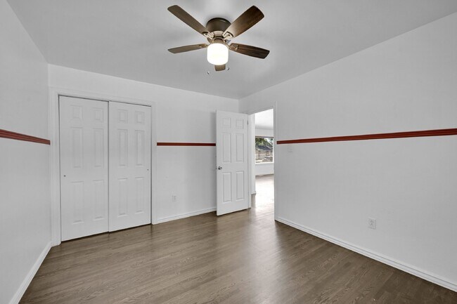 Building Photo - $2,095.95 with $300 off the first month's Rent - 4 Bedrooms, 2 Bathrooms, Single Family Home in C...