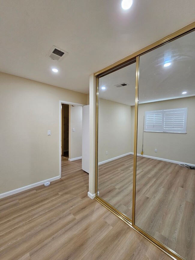 Building Photo - Spacious 4-Bedroom Home on the El Cerrito ...