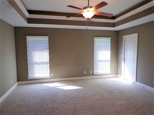 Building Photo - 3624 Laurel Lee Blvd