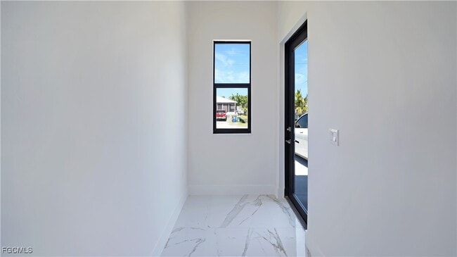 Building Photo - 123 Ichabod Ave