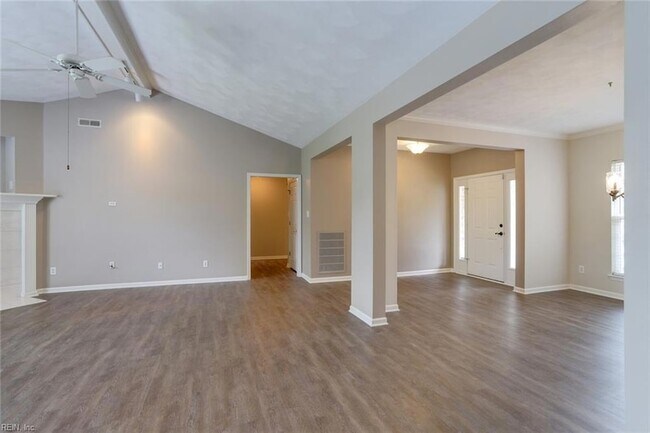 Building Photo - 2337 Upper Greens Pl