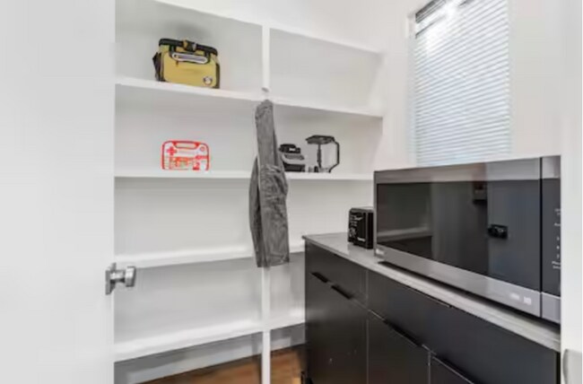 Building Photo - 772 W 300 N