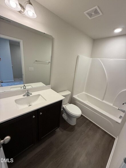 Building Photo - 1063 Peony Ln