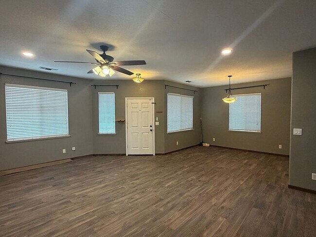 Building Photo - 1091 Twins Way