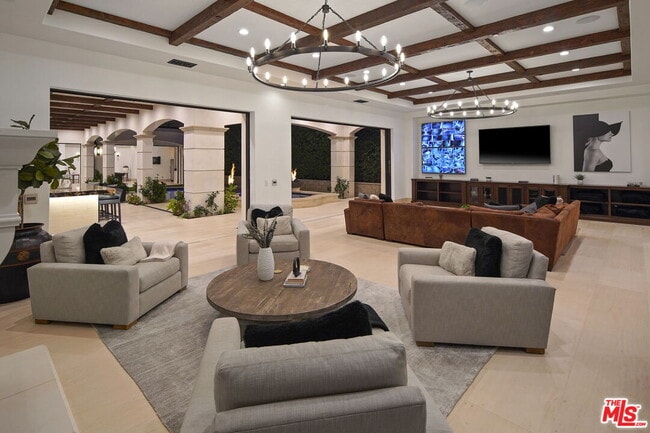 Building Photo - 20101 SW Cypress St